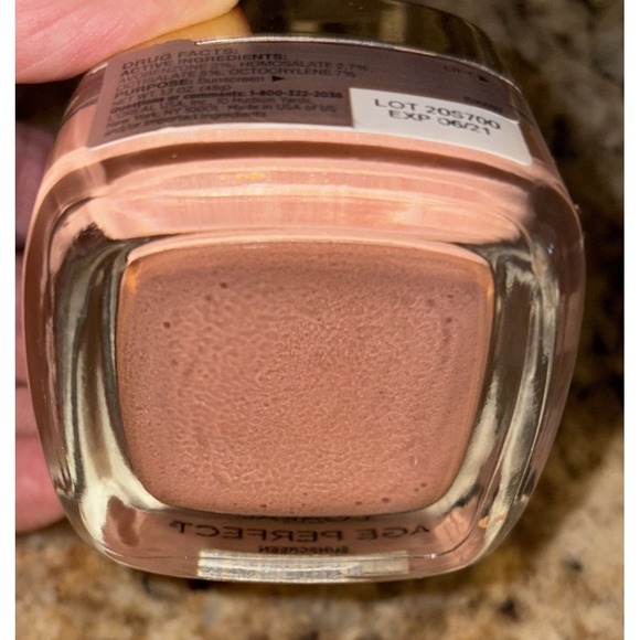 L'Oreal Paris Age Perfect Anti-Aging Moisturizer SPF 30 1.7oz old formula LOOK - Picture 4 of 6